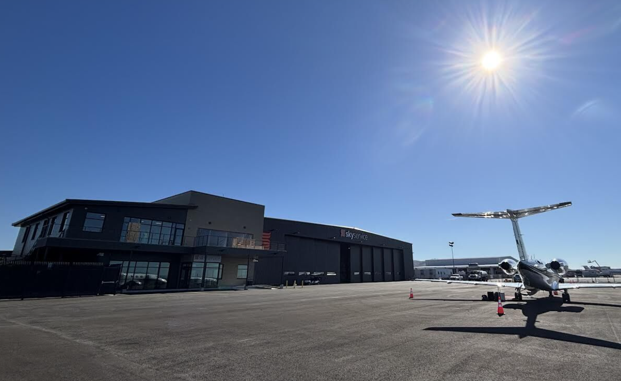Skyservice Napa terminal and hangar Skyservice Napa FBO terminal and hangar with AEP Span metal panels in Cool Dark Bronze and NewTechWood composite cladding
